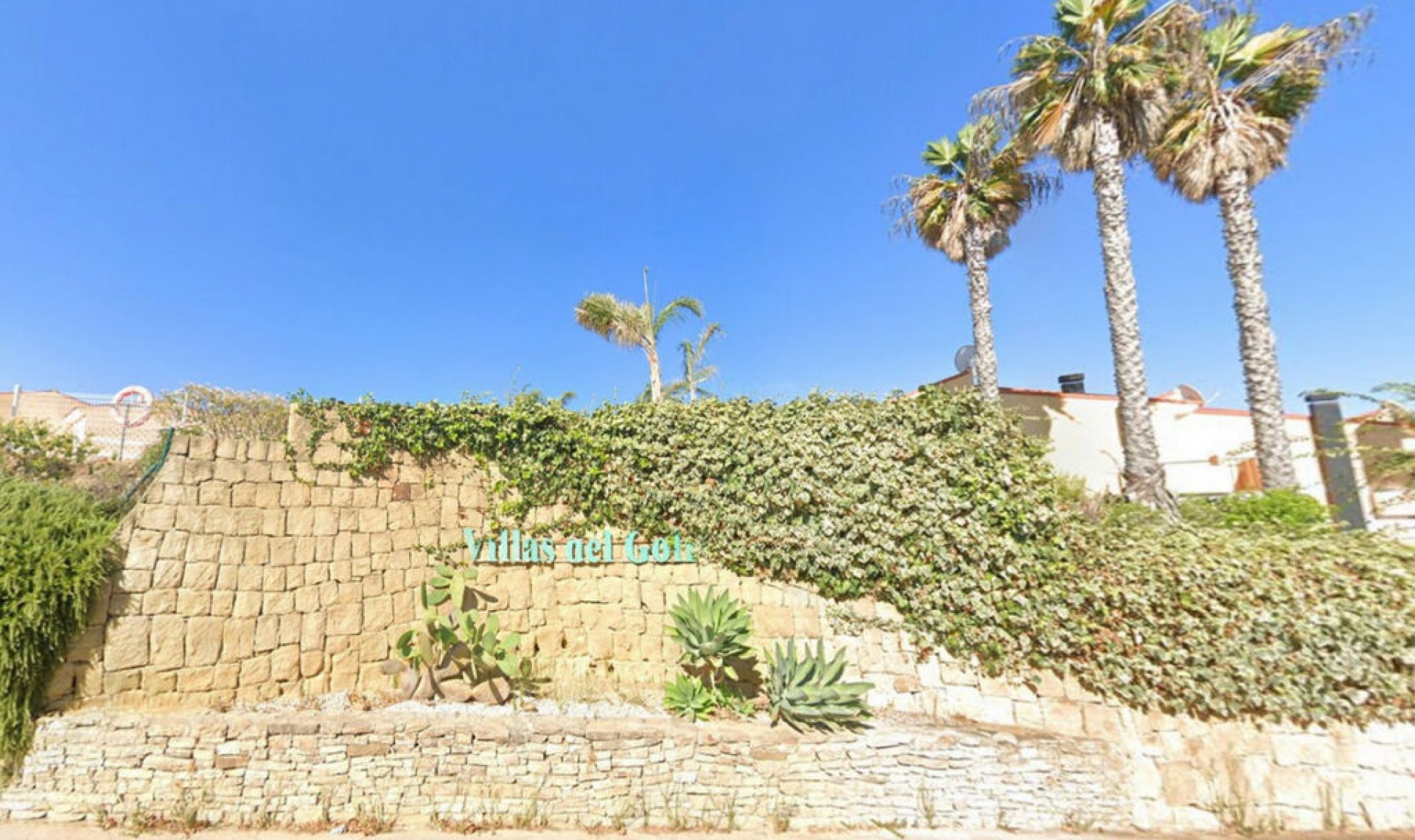 Resale - House -
La Duquesa