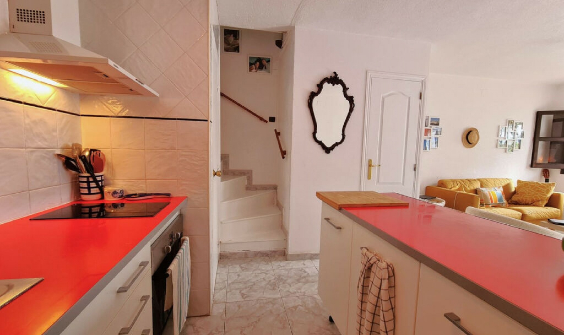 Resale - House -
La Duquesa