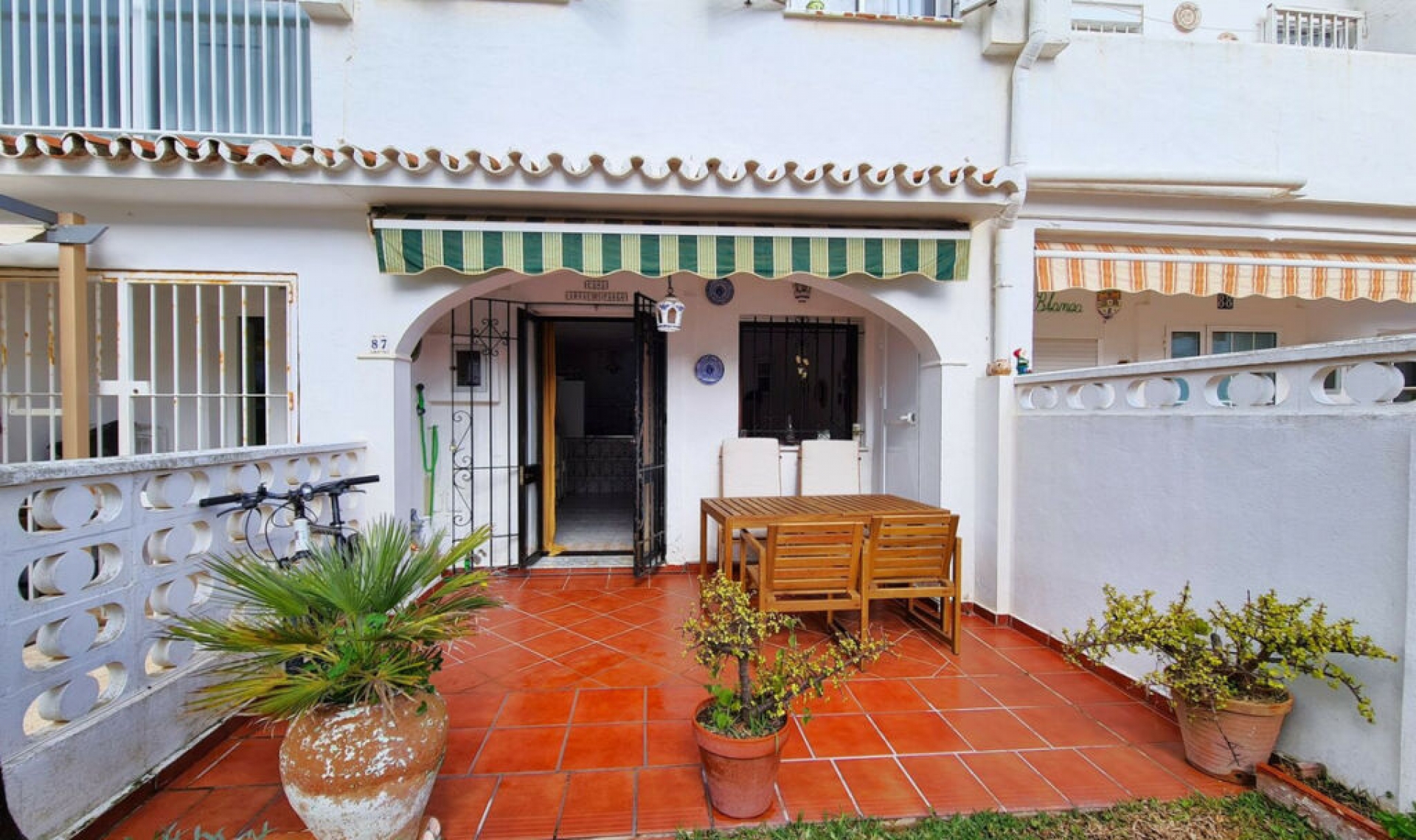 Resale - House -
La Duquesa