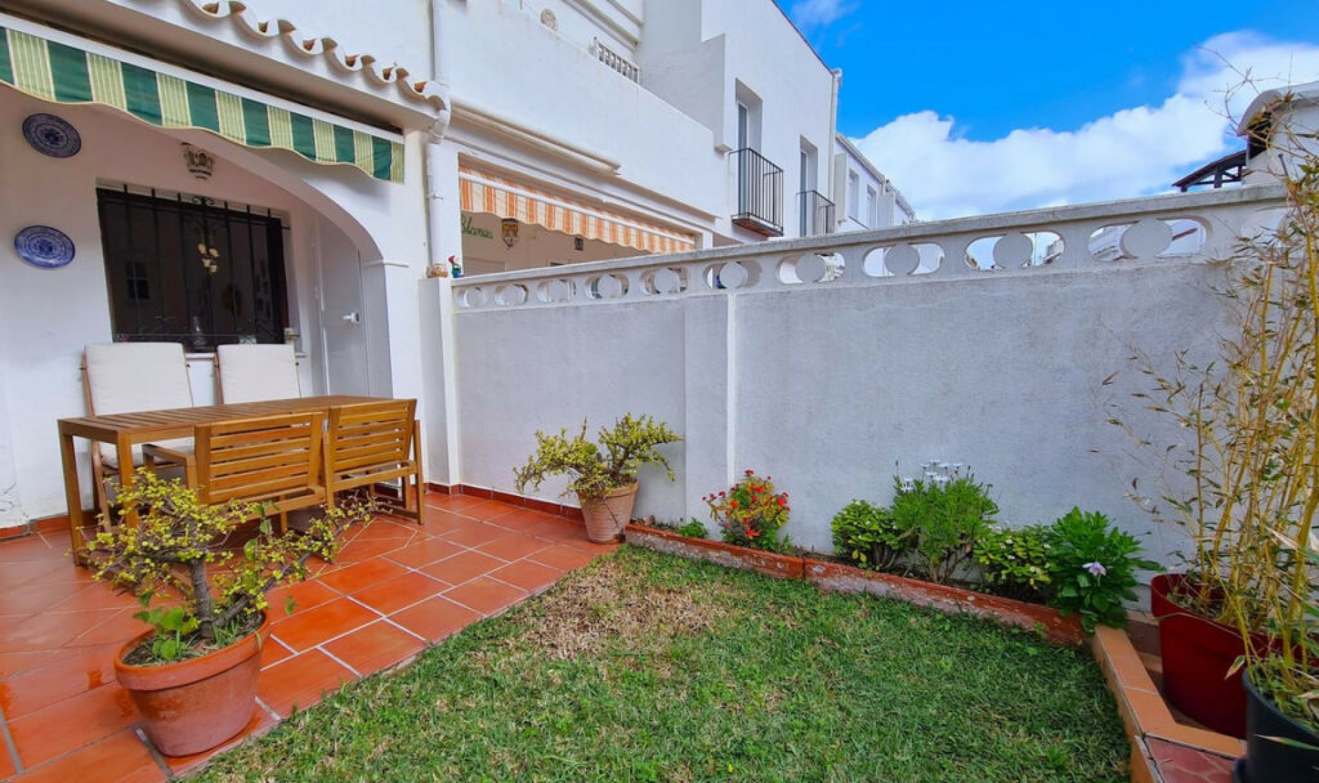 Resale - House -
La Duquesa