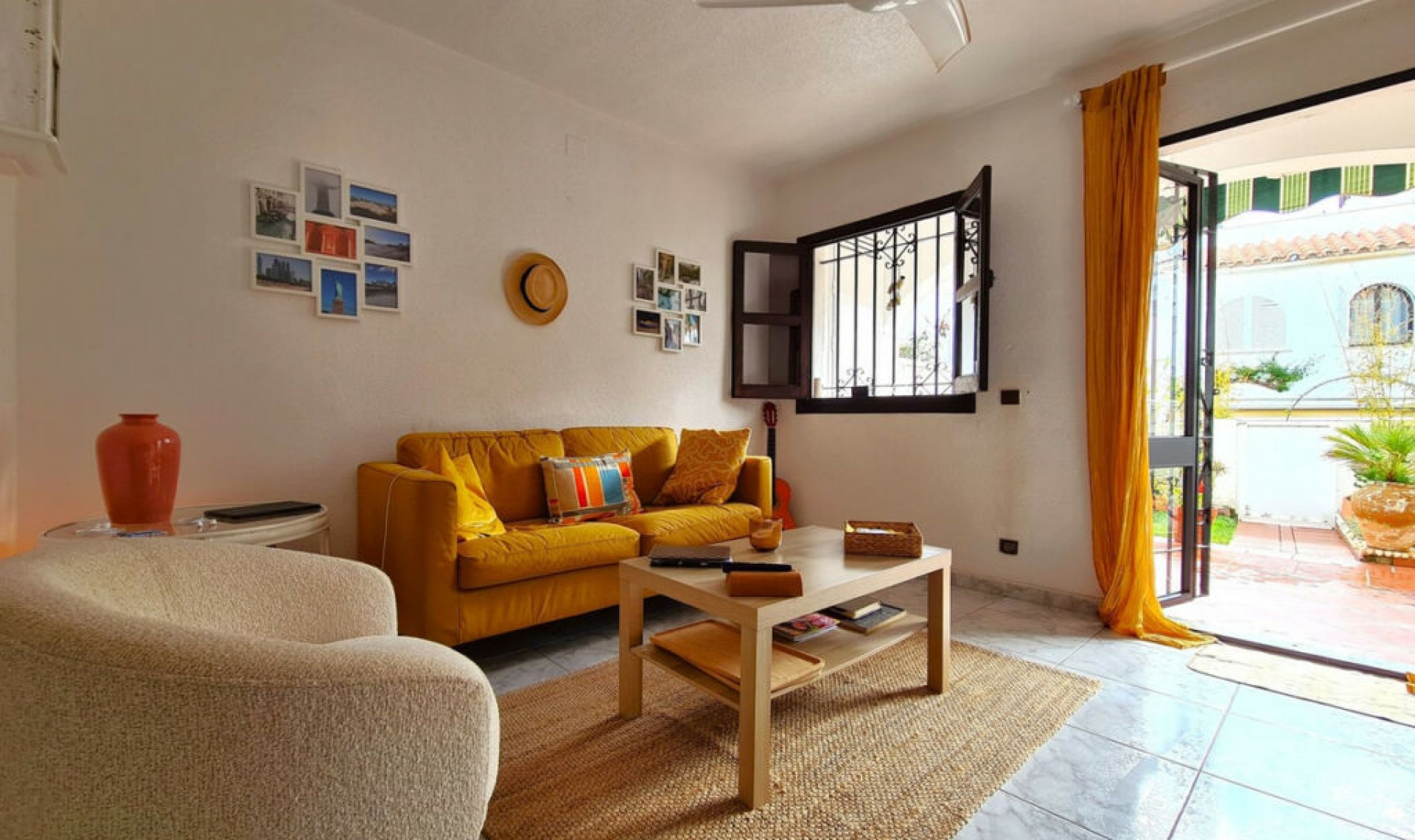 Resale - House -
La Duquesa