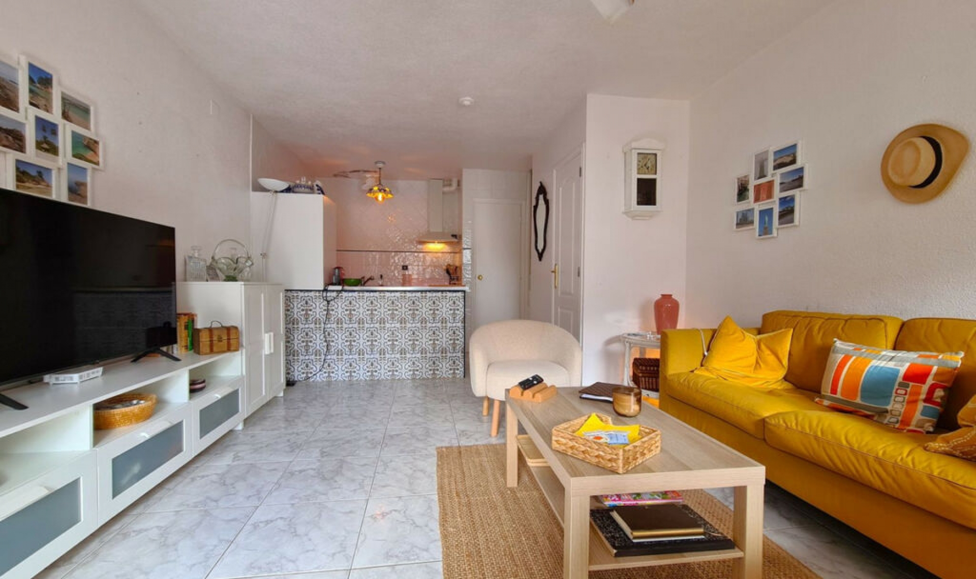 Resale - House -
La Duquesa