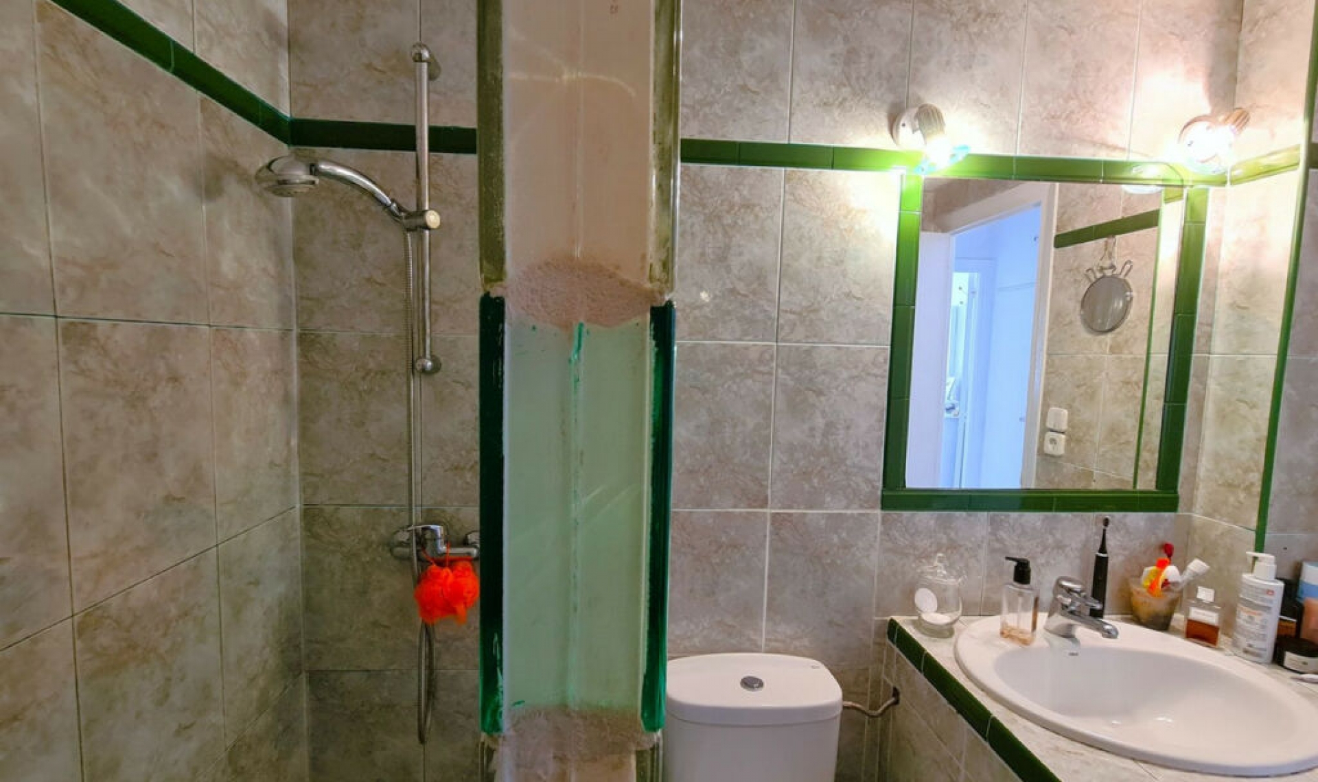 Resale - House -
La Duquesa