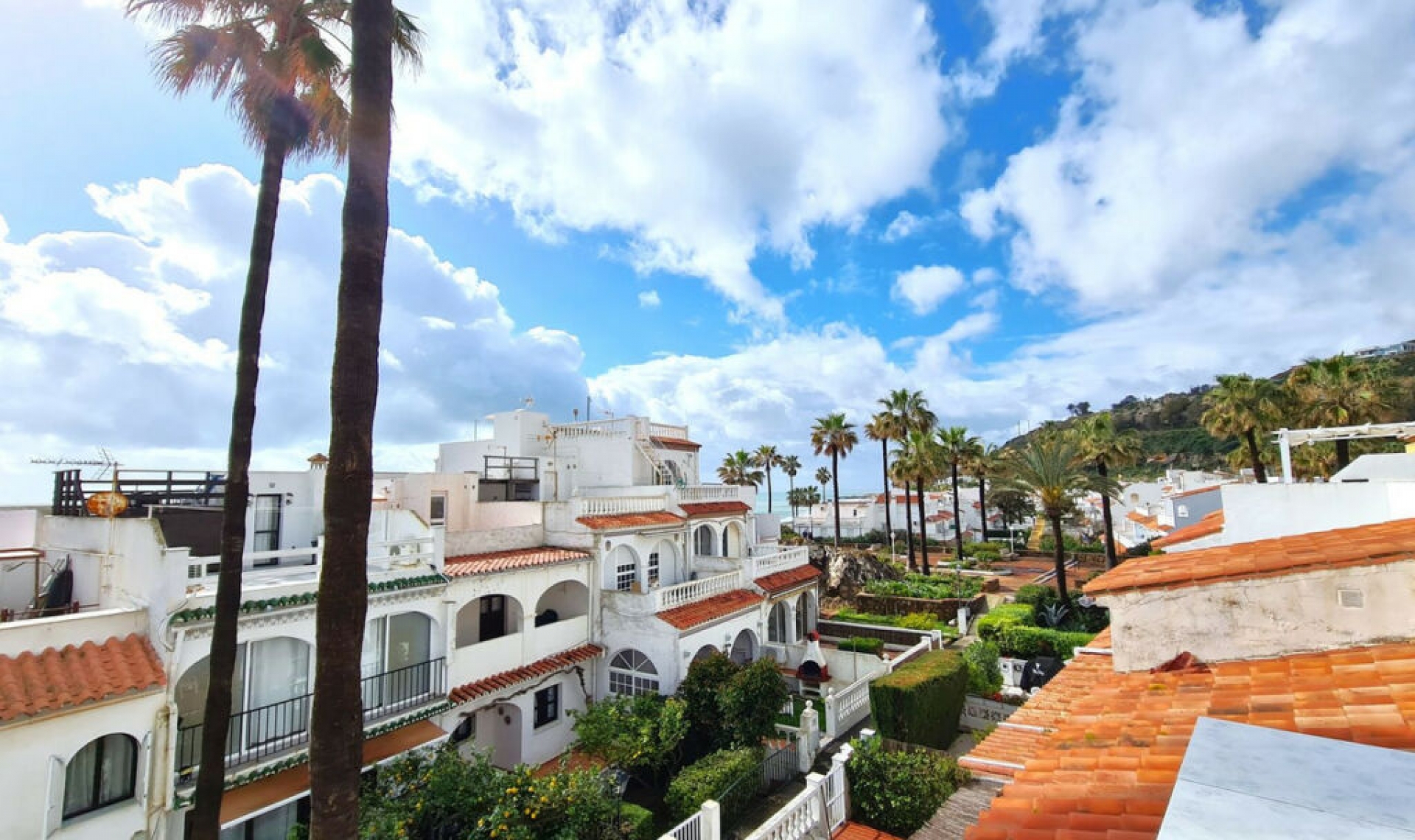 Resale - House -
La Duquesa