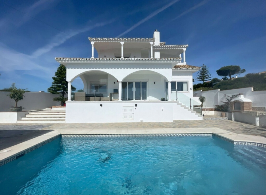 Resale - House -
La Duquesa