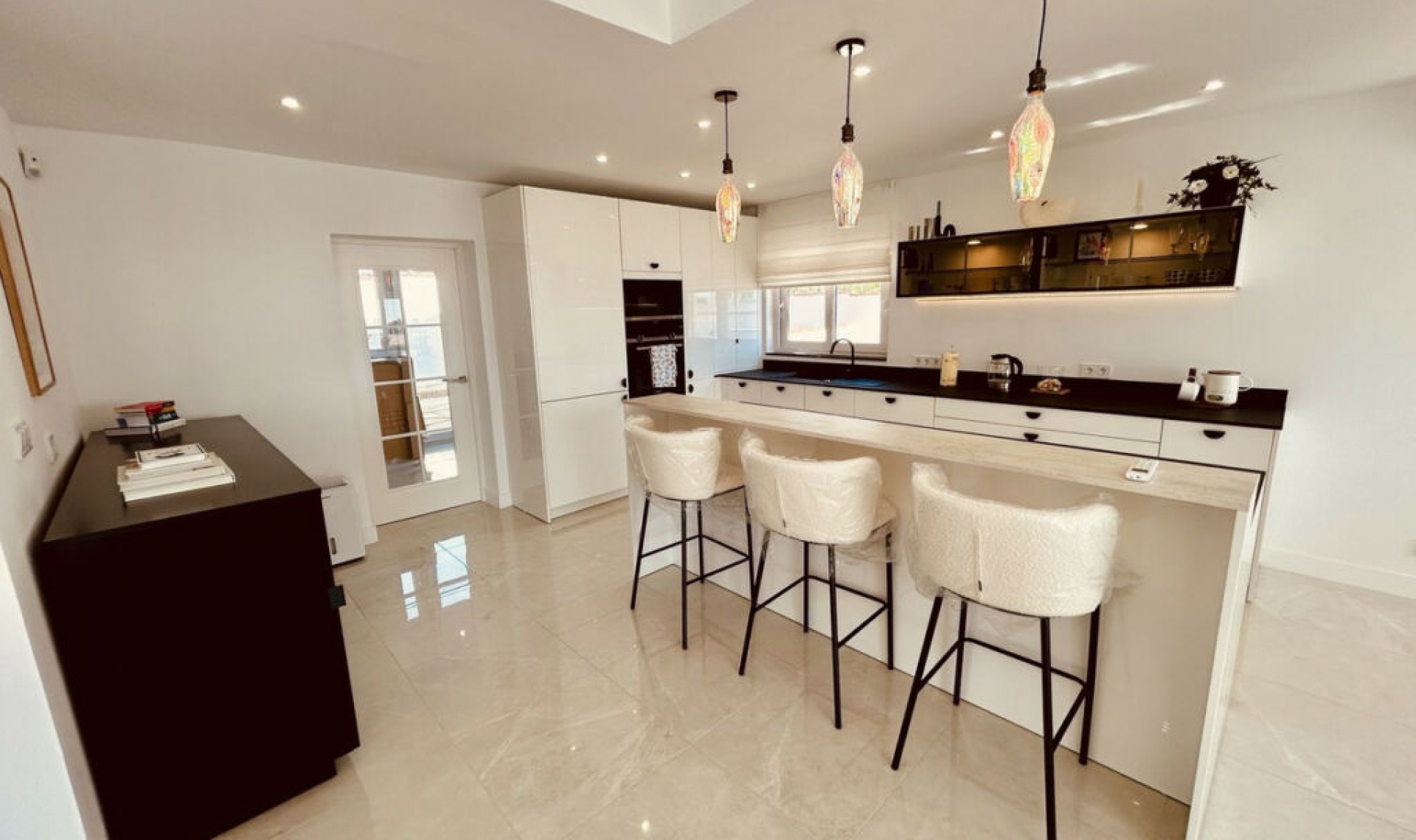 Resale - House -
La Duquesa