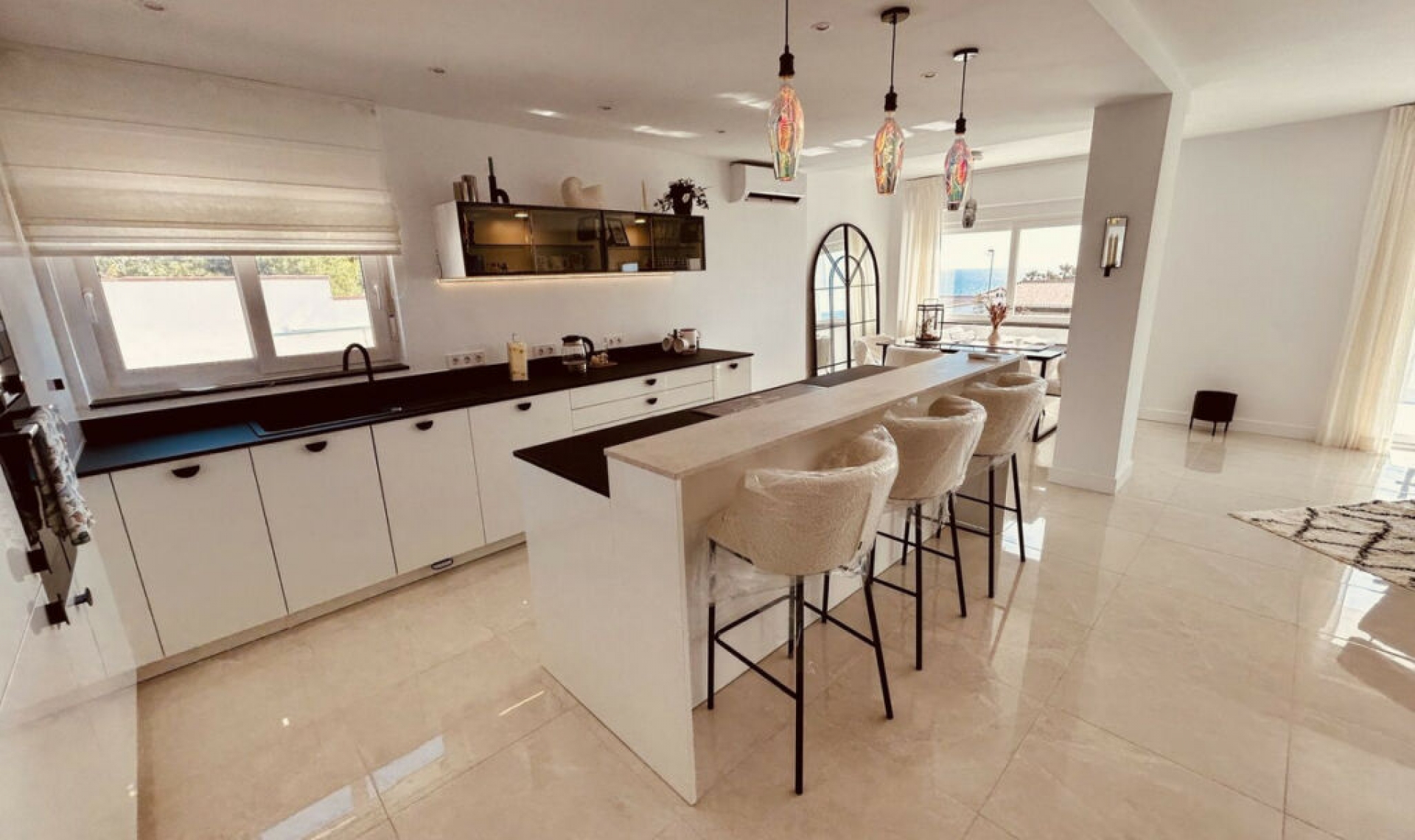 Resale - House -
La Duquesa