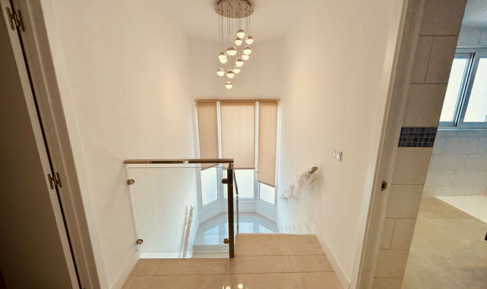 Resale - House -
La Duquesa