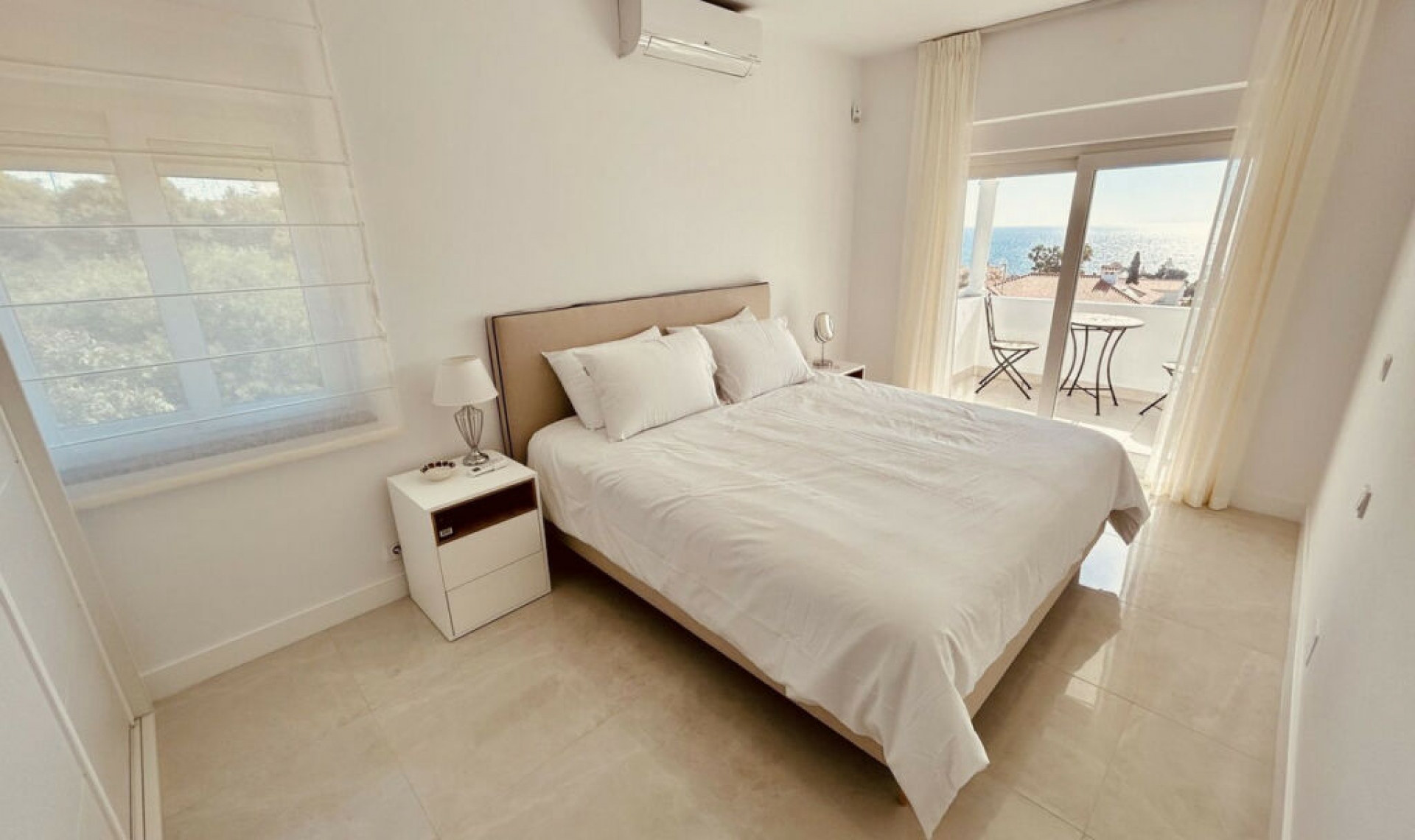 Resale - House -
La Duquesa