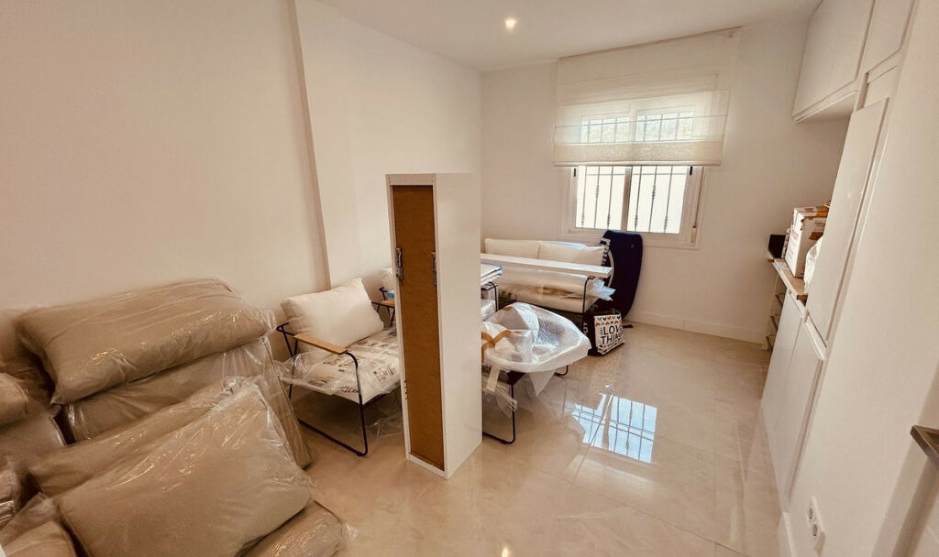 Resale - House -
La Duquesa