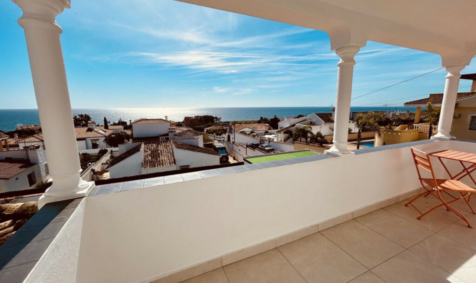 Resale - House -
La Duquesa