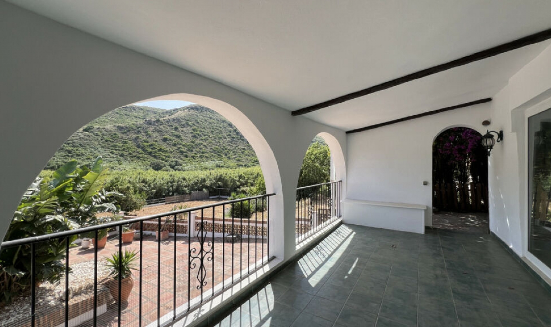 Resale - House -
La Duquesa