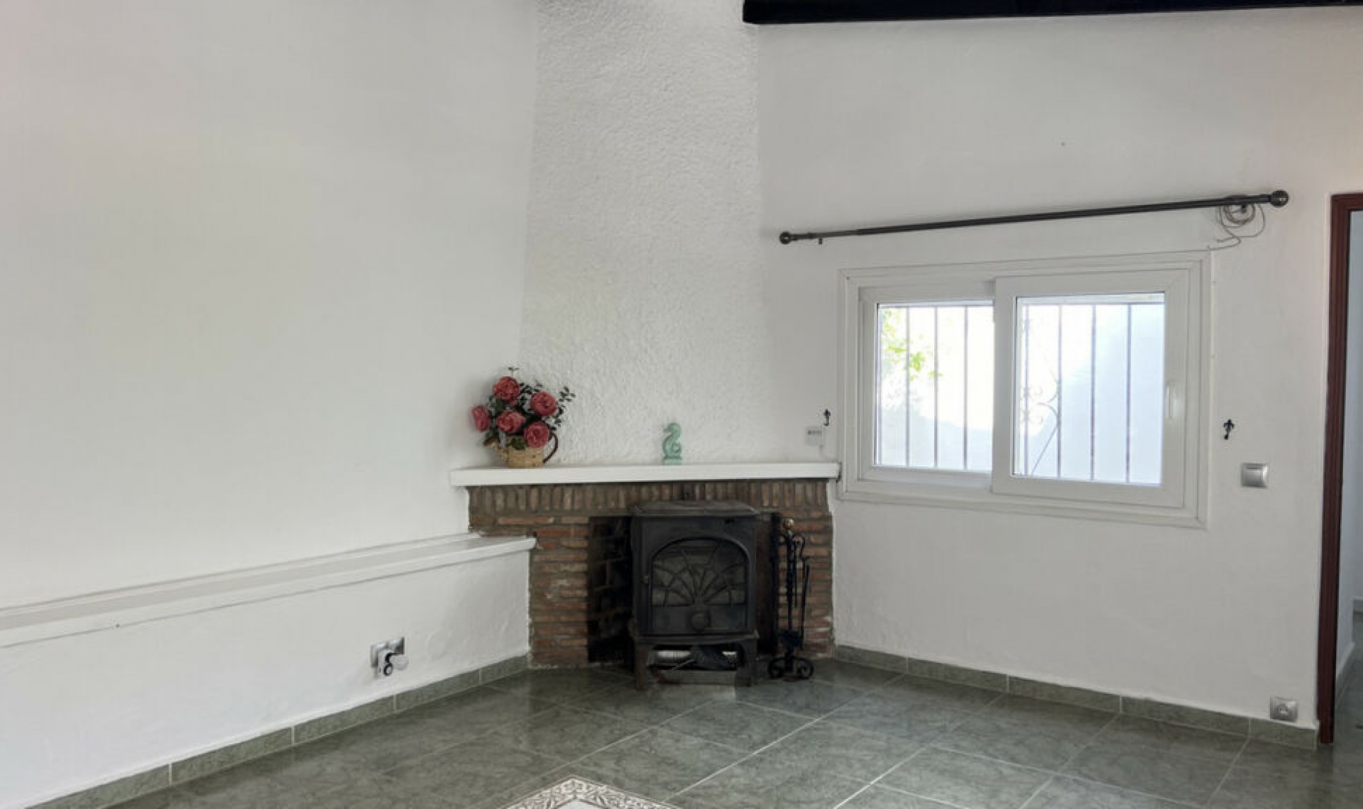 Resale - House -
La Duquesa