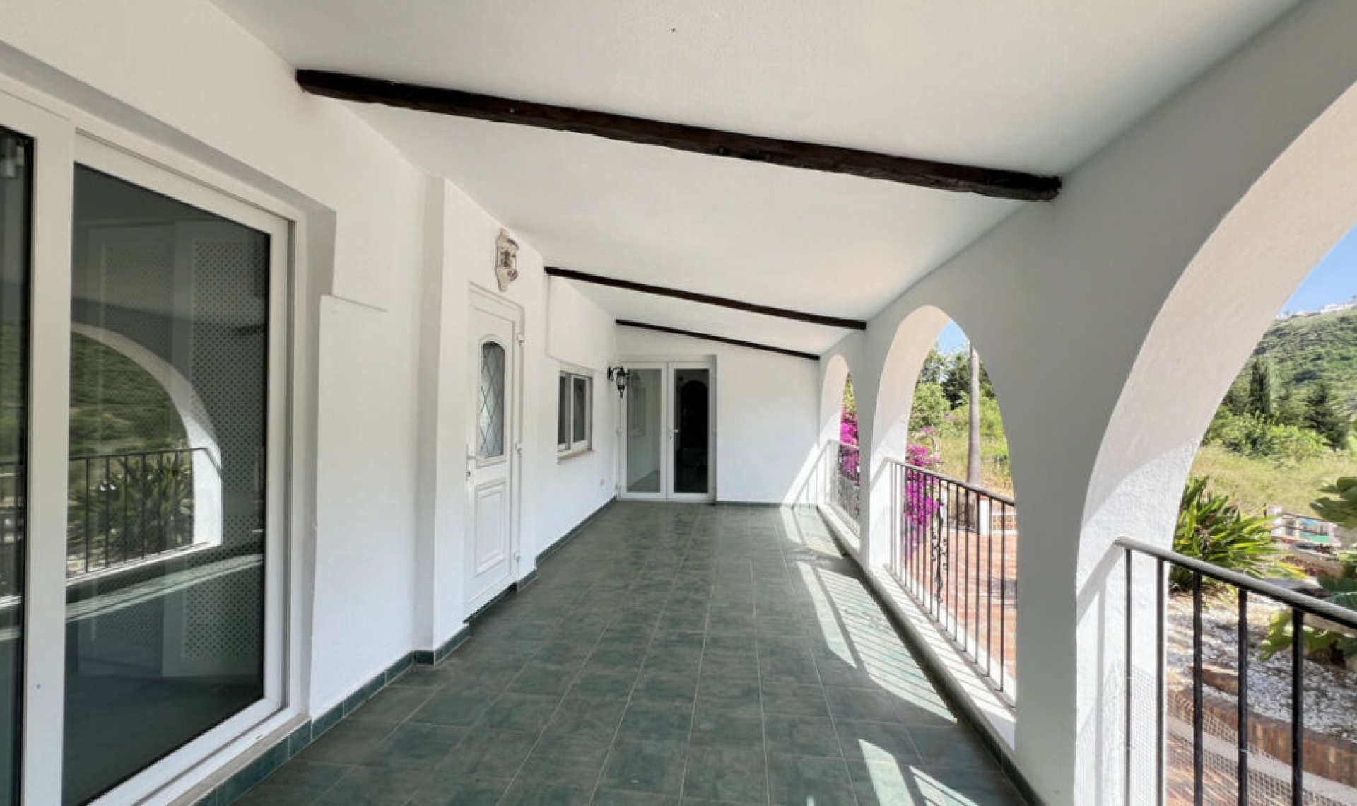 Resale - House -
La Duquesa