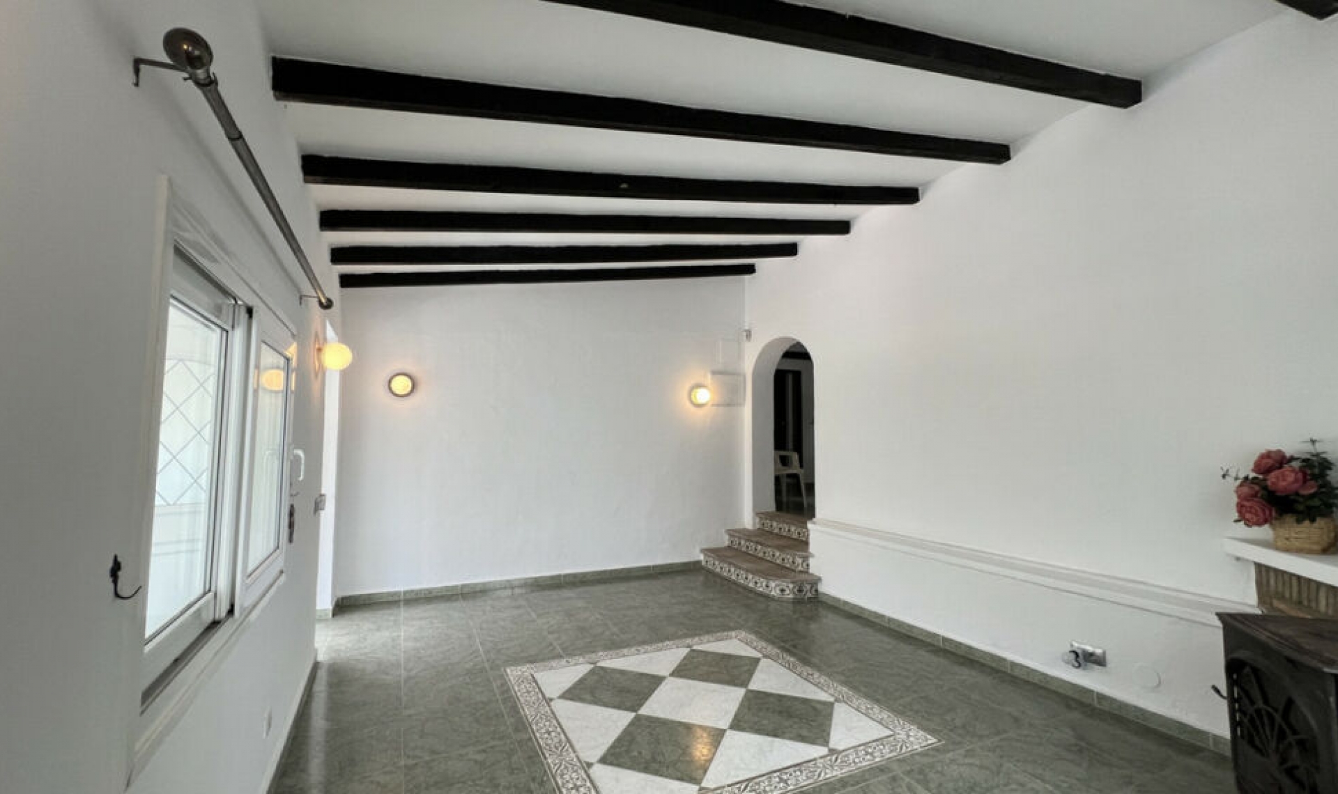 Resale - House -
La Duquesa