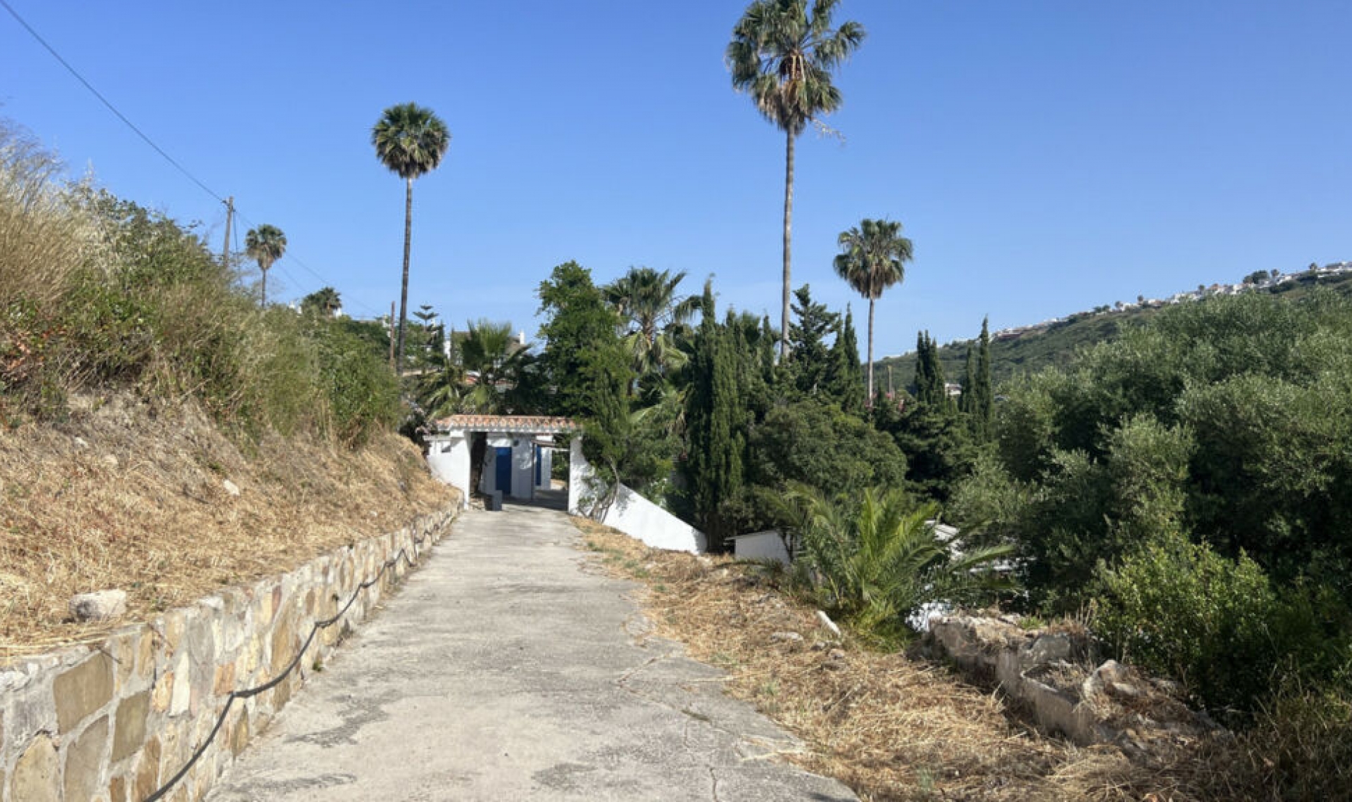 Resale - House -
La Duquesa