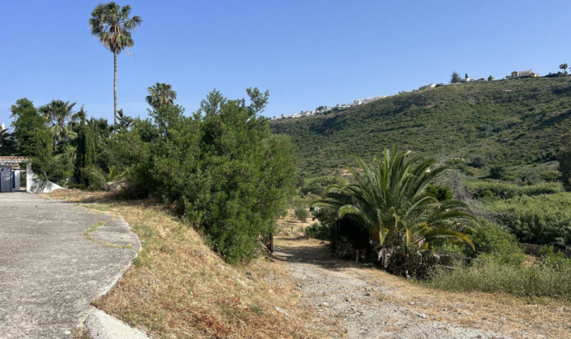 Resale - House -
La Duquesa