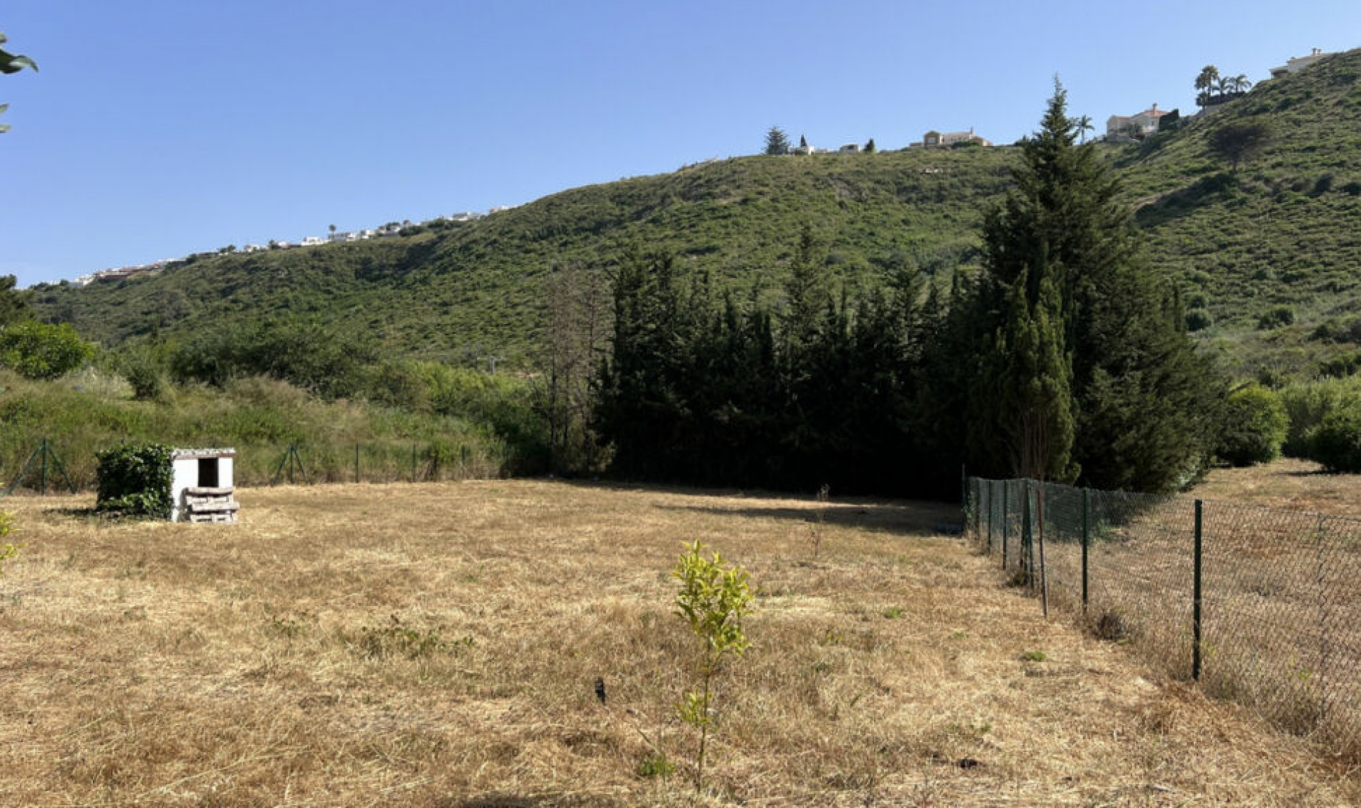 Resale - House -
La Duquesa