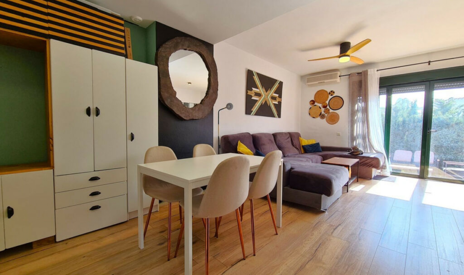 Resale - House -
La Duquesa