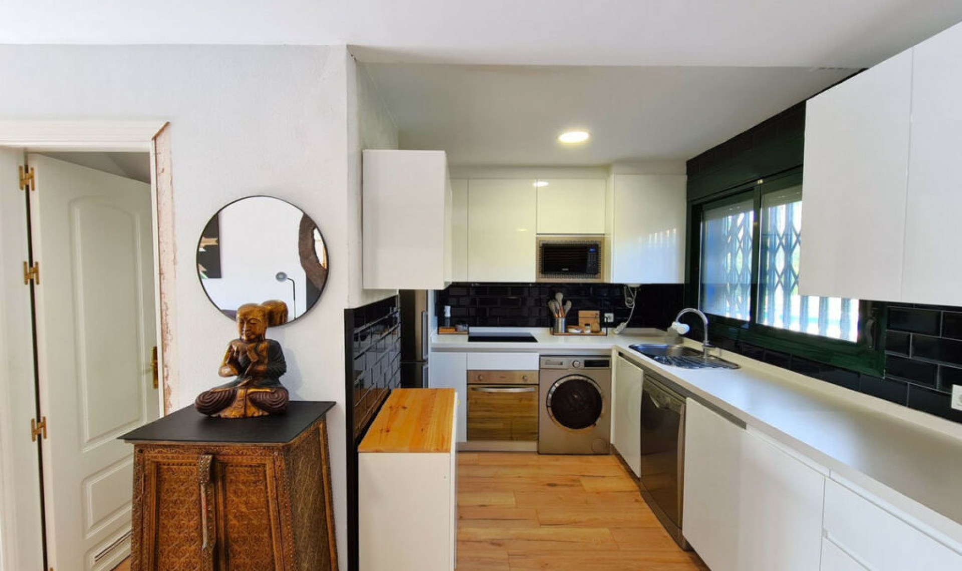 Resale - House -
La Duquesa