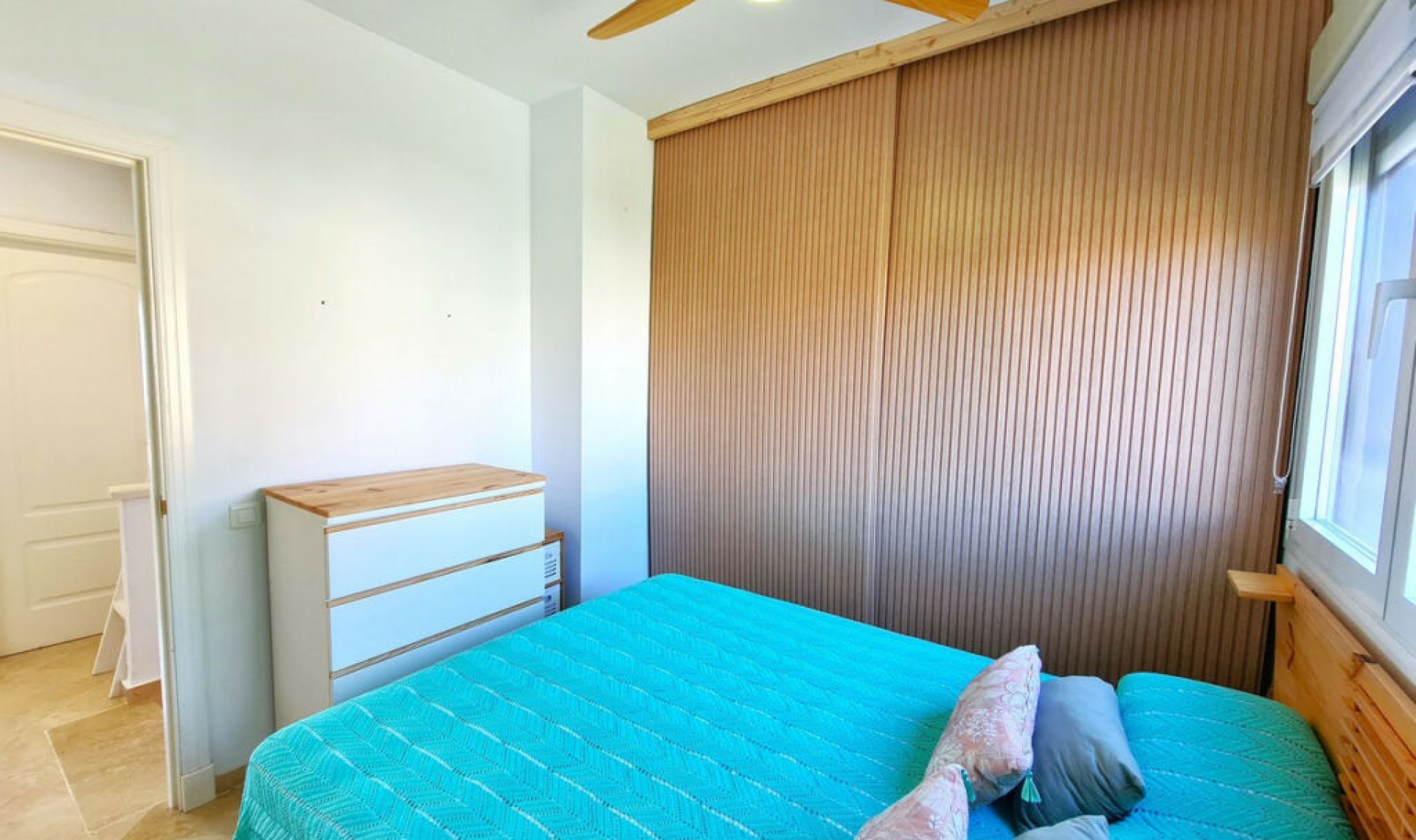 Resale - House -
La Duquesa
