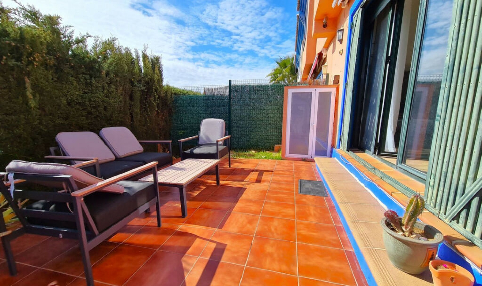 Resale - House -
La Duquesa