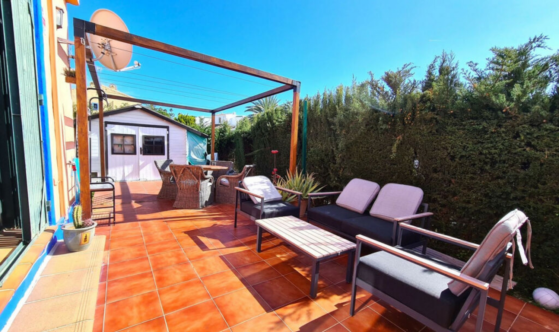 Resale - House -
La Duquesa