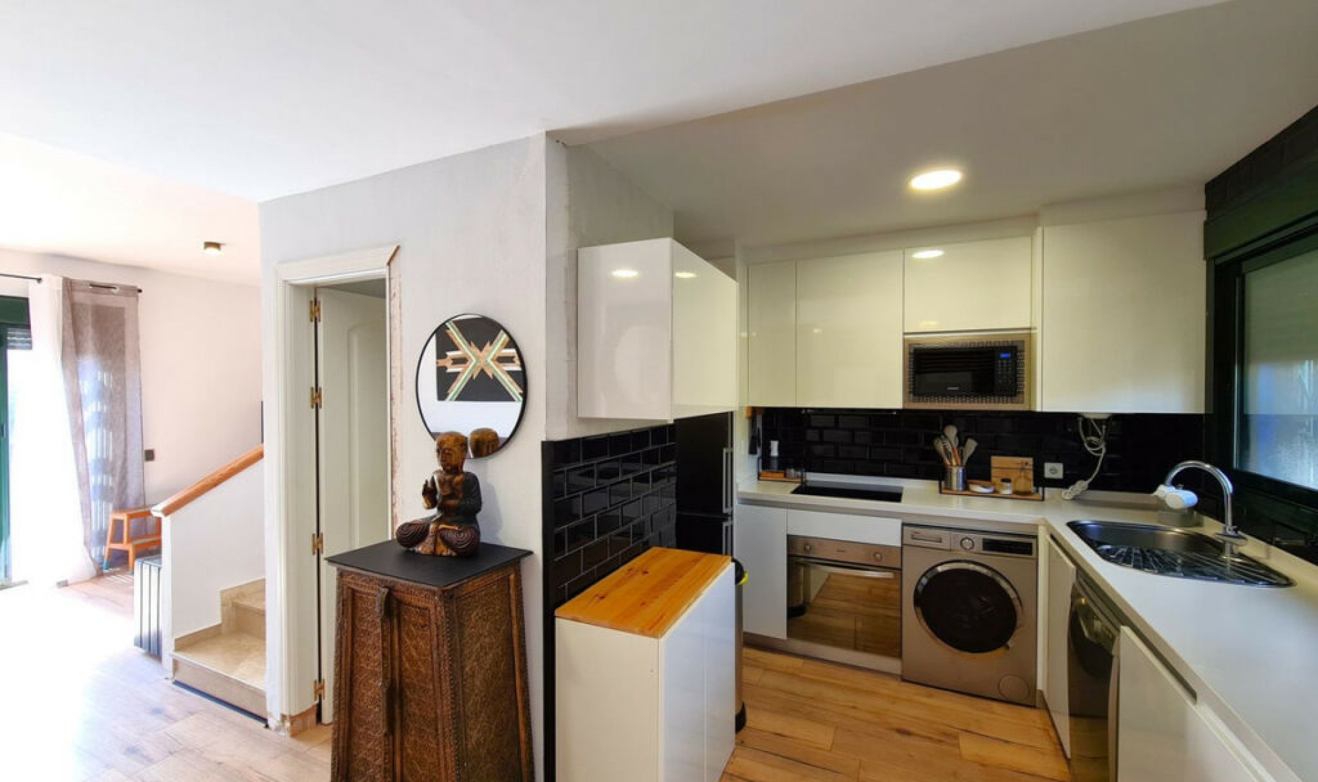 Resale - House -
La Duquesa