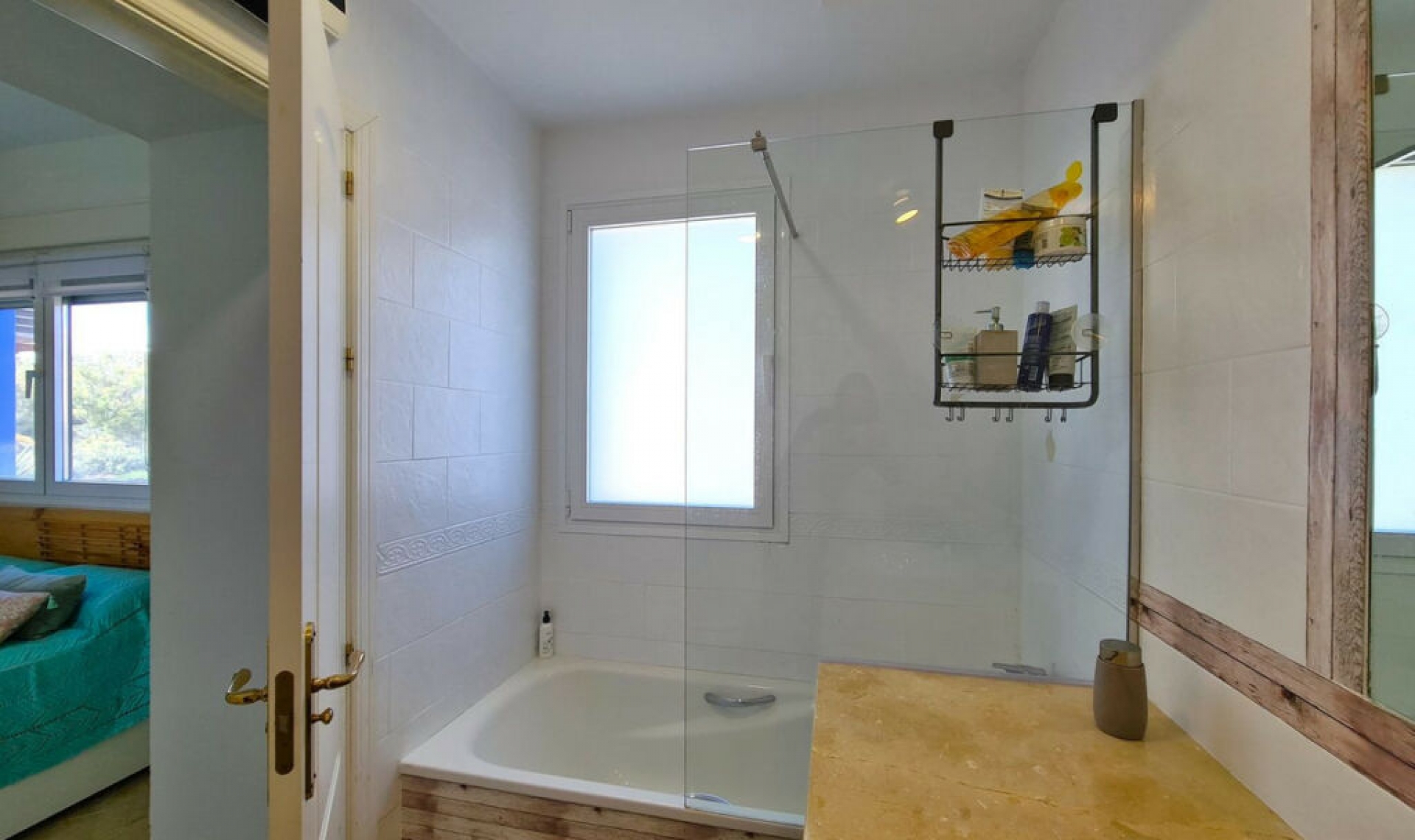 Resale - House -
La Duquesa