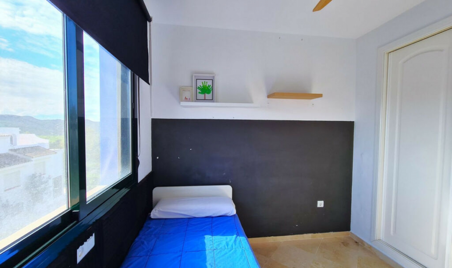 Resale - House -
La Duquesa