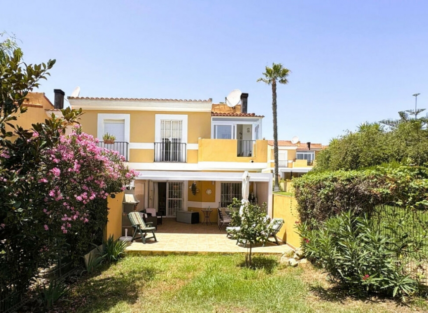 Resale - House -
La Duquesa