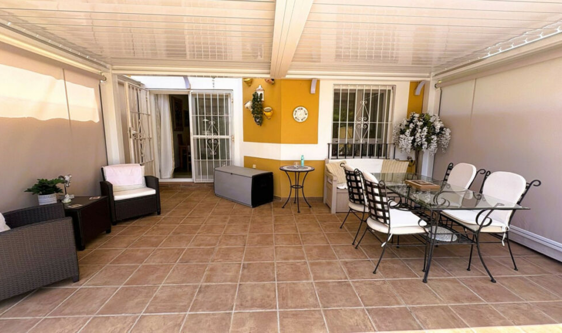 Resale - House -
La Duquesa