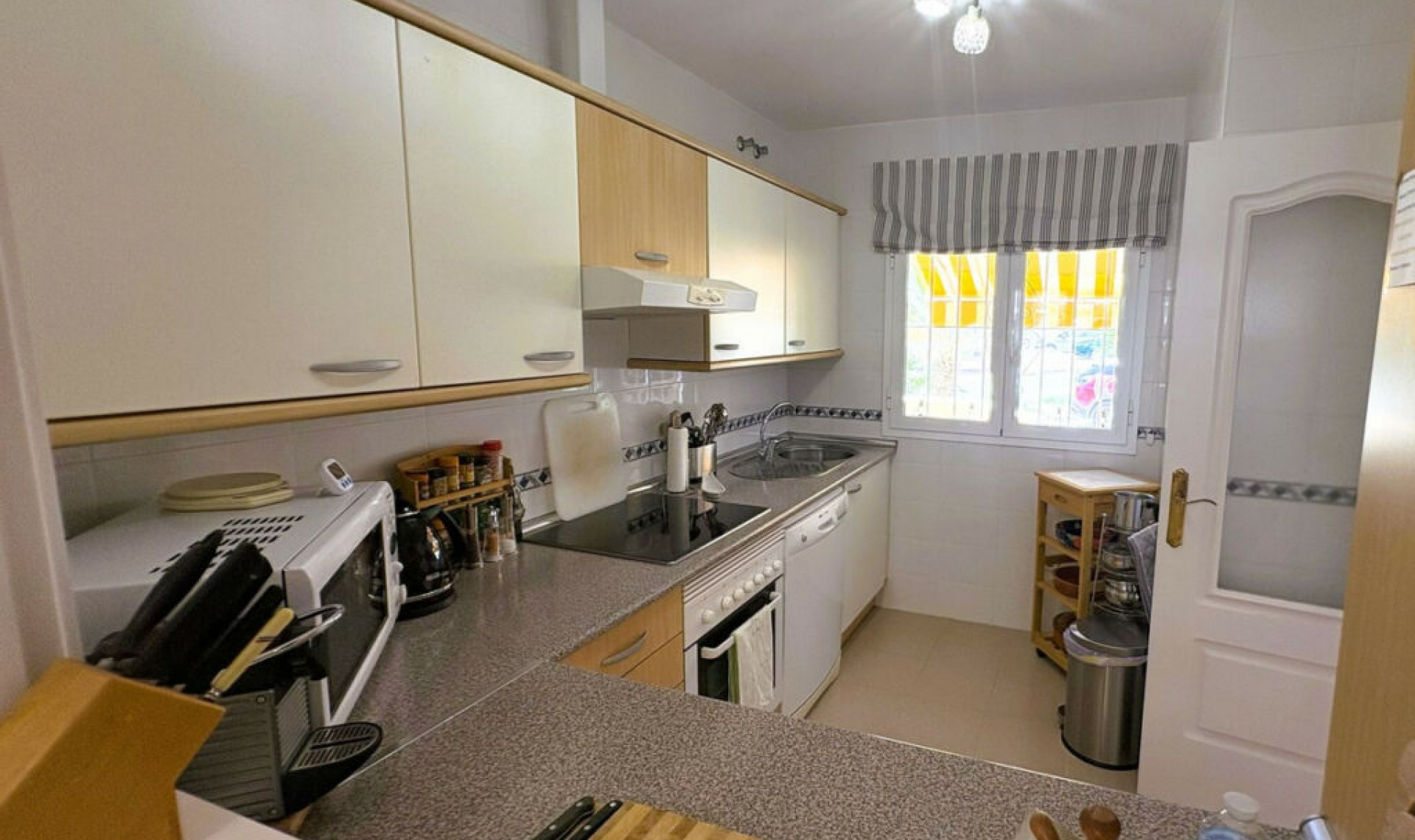 Resale - House -
La Duquesa