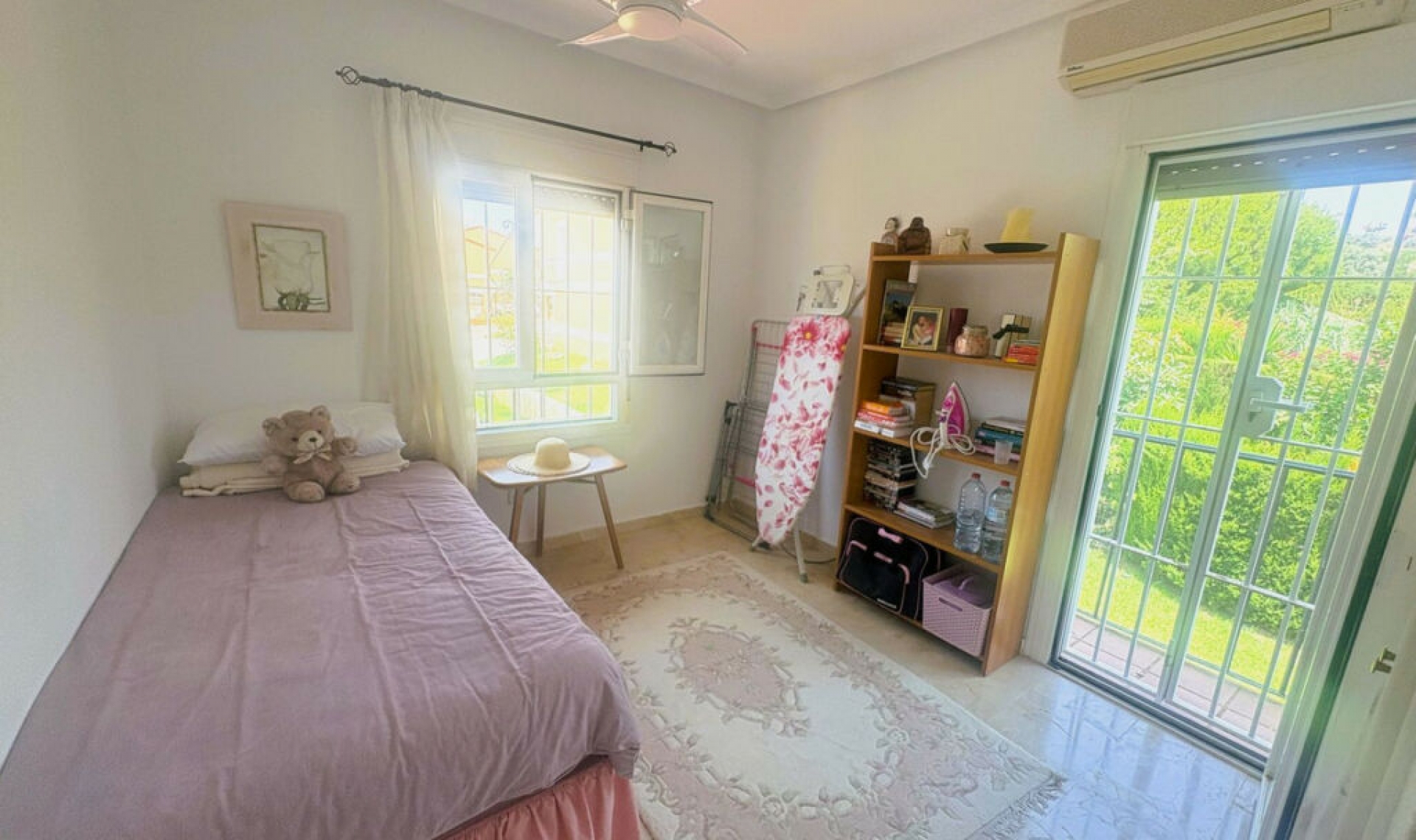 Resale - House -
La Duquesa