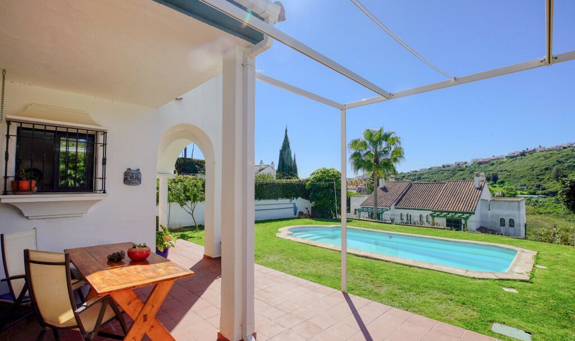 Resale - House -
La Duquesa