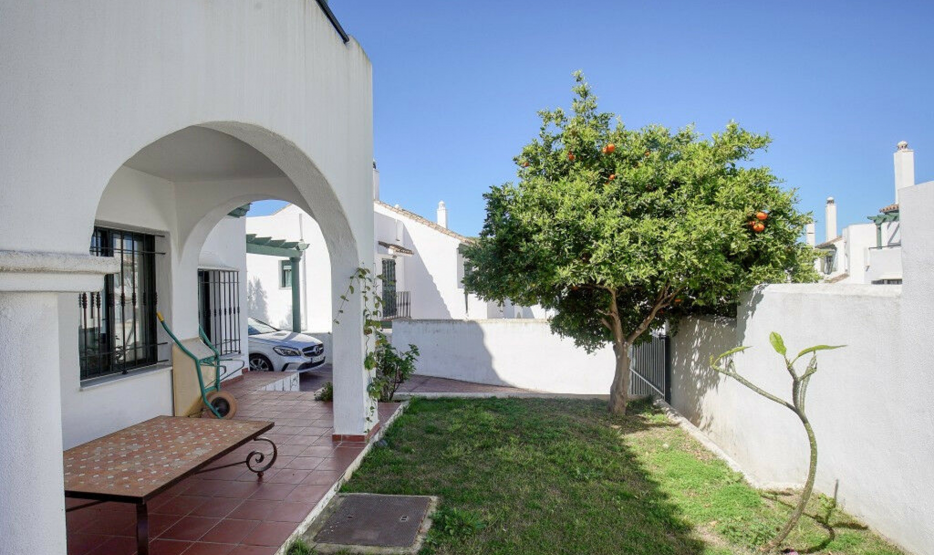 Resale - House -
La Duquesa