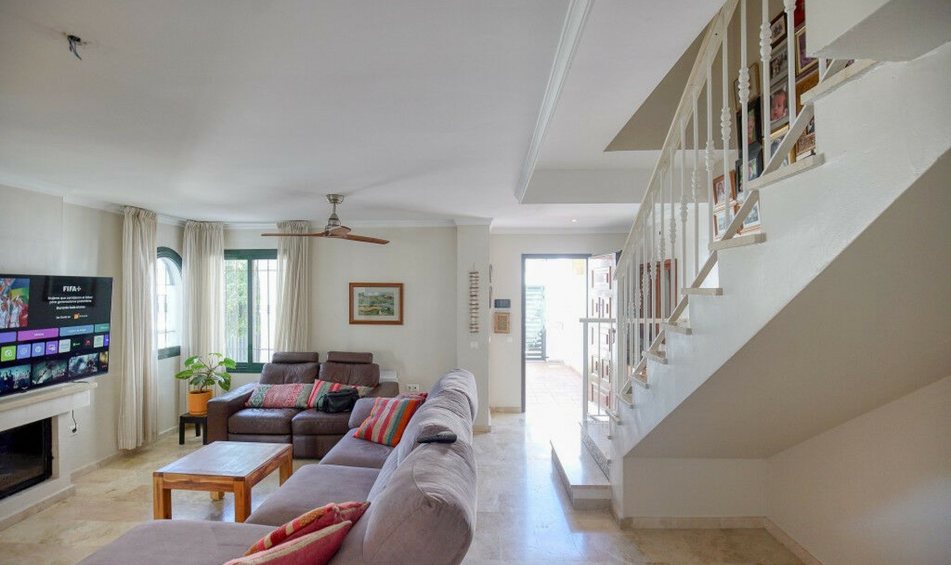 Resale - House -
La Duquesa