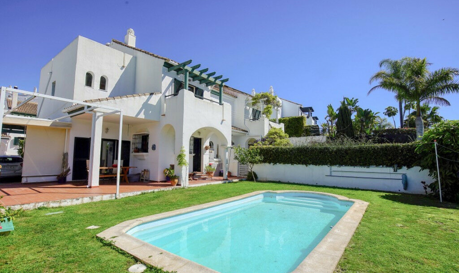 Resale - House -
La Duquesa