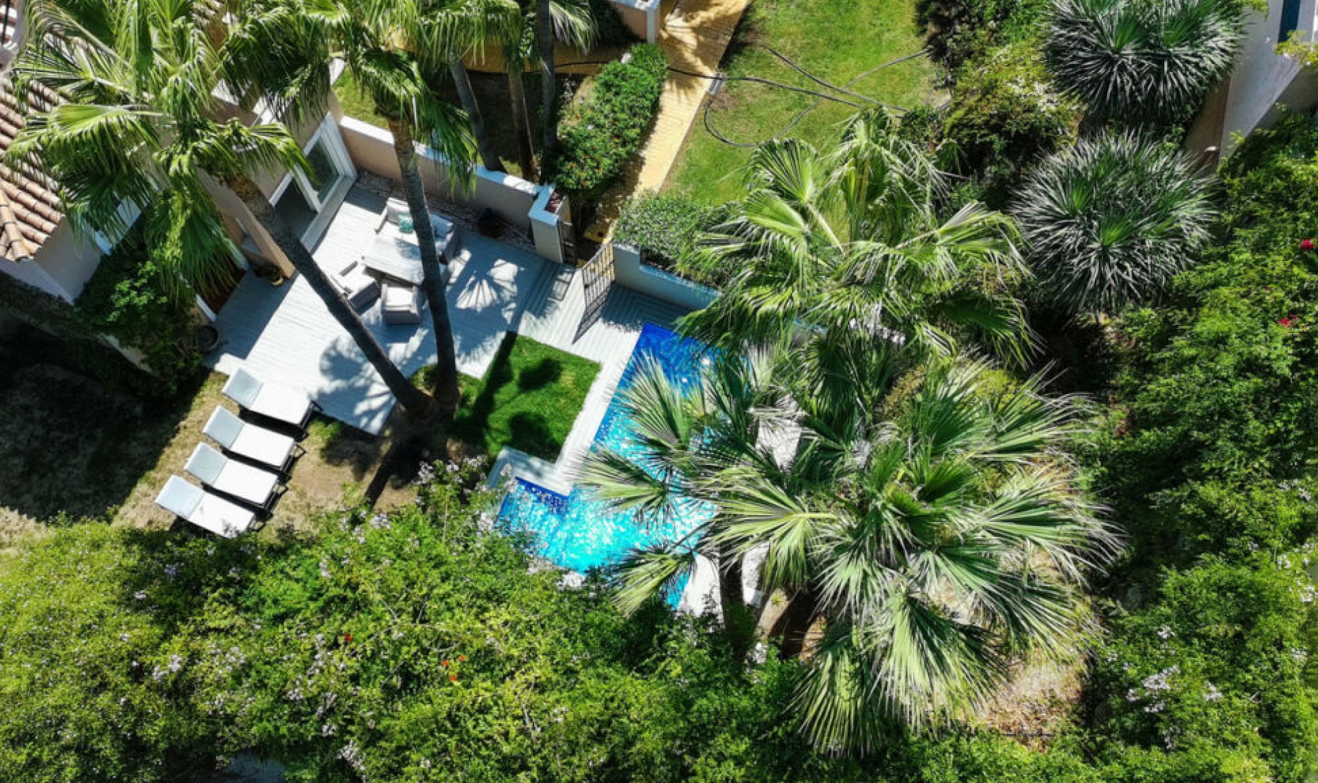 Resale - House -
La Duquesa