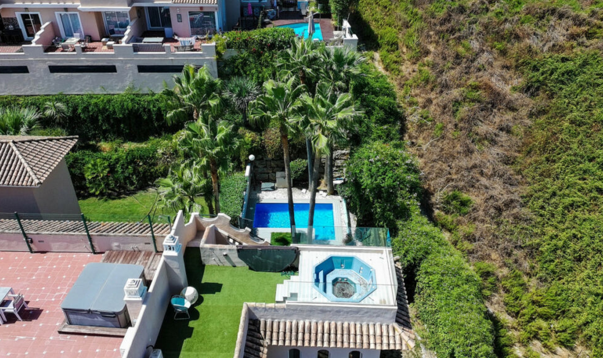 Resale - House -
La Duquesa