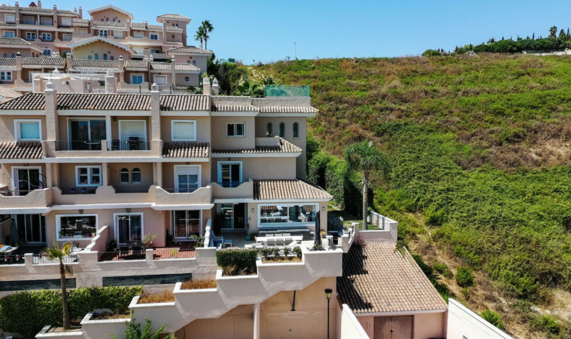 Resale - House -
La Duquesa