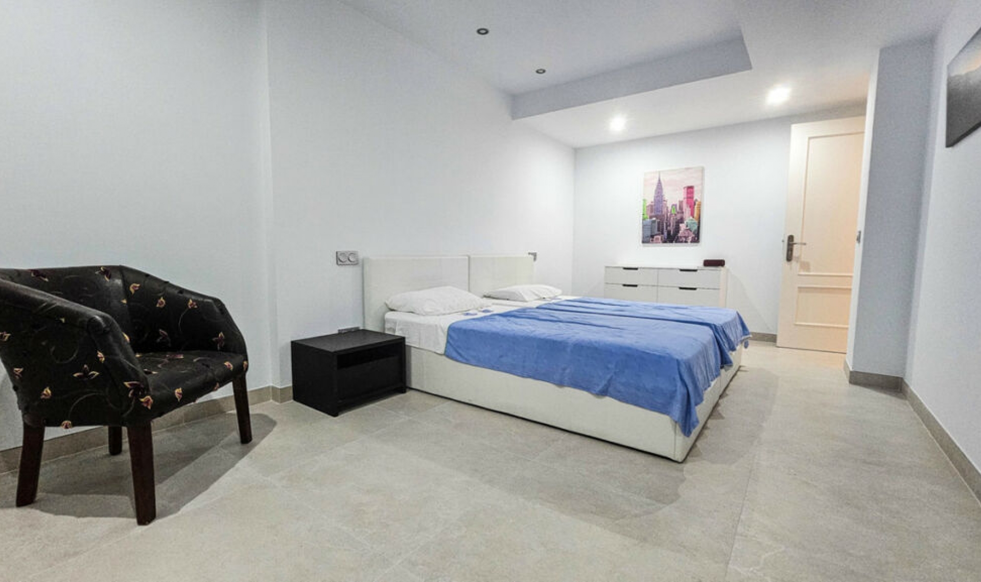 Resale - House -
La Duquesa