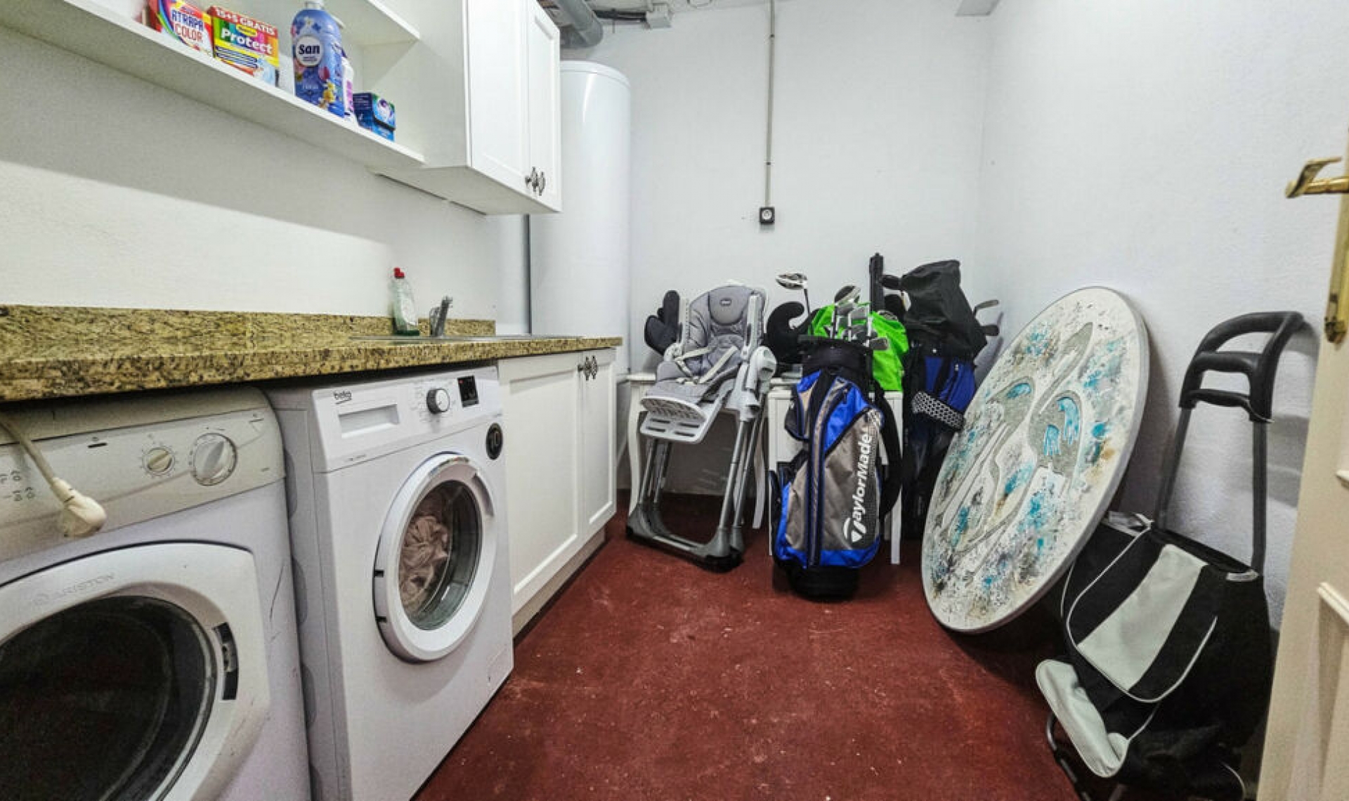 Resale - House -
La Duquesa