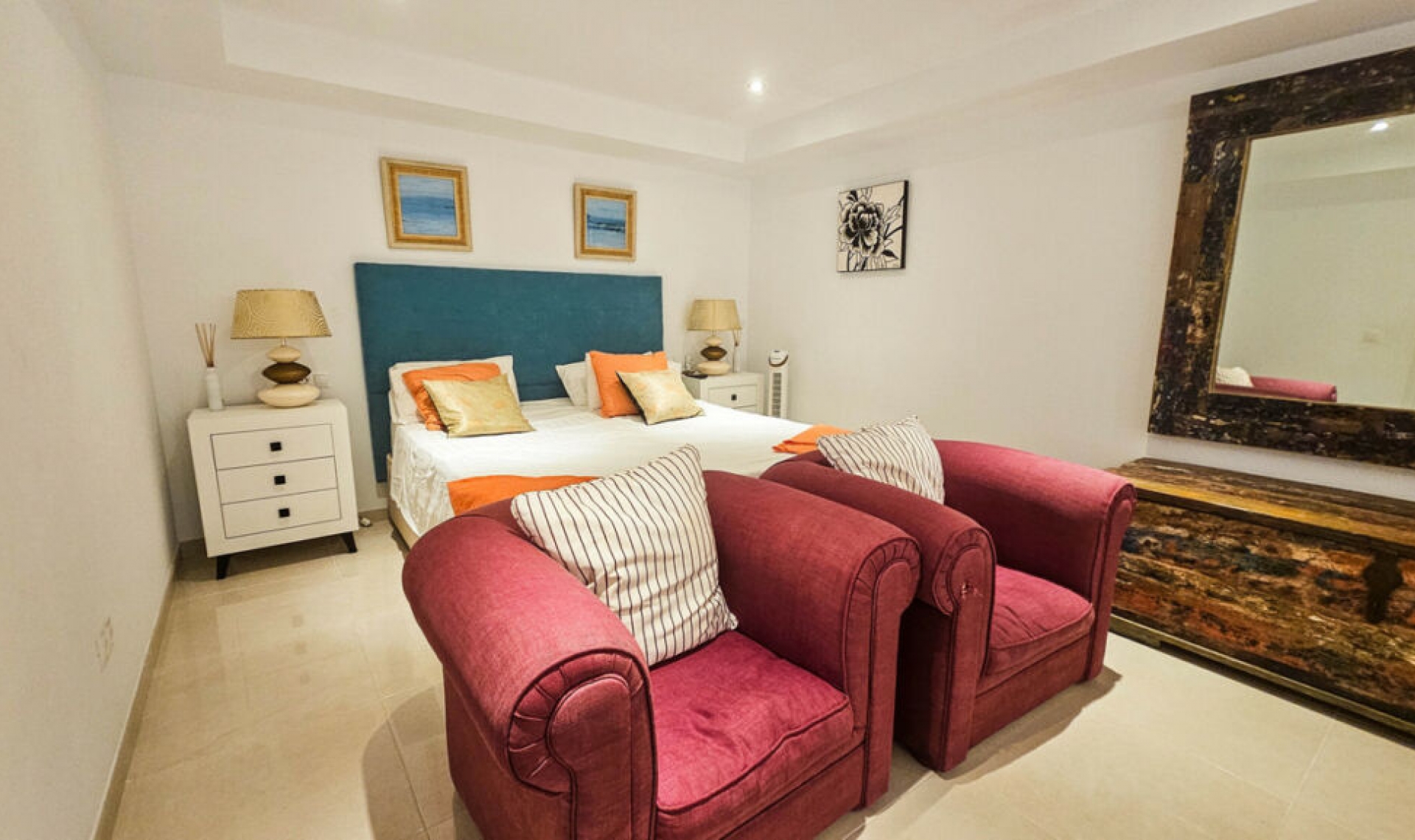 Resale - House -
La Duquesa