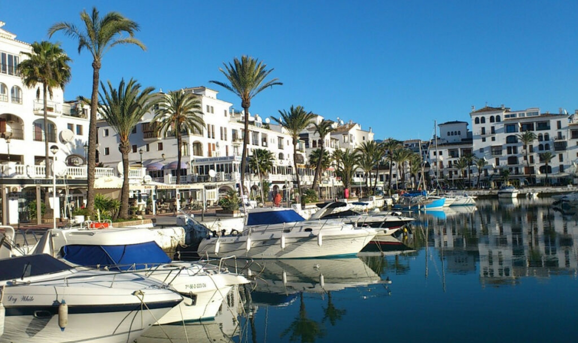 Resale - House -
La Duquesa