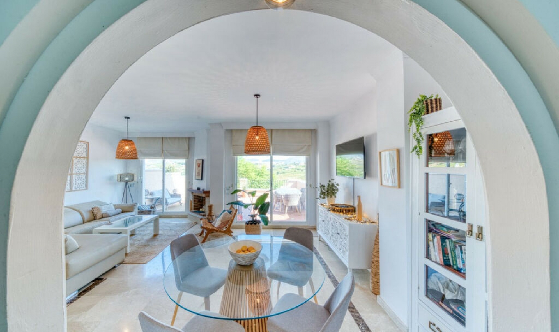 Resale - House -
La Duquesa