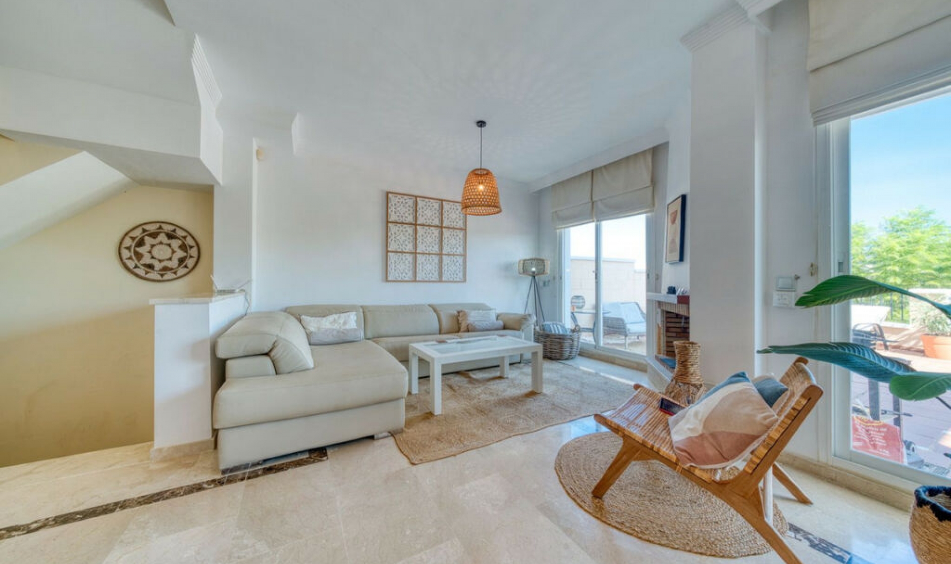 Resale - House -
La Duquesa