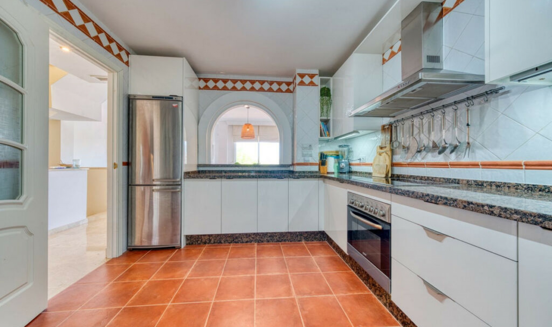 Resale - House -
La Duquesa