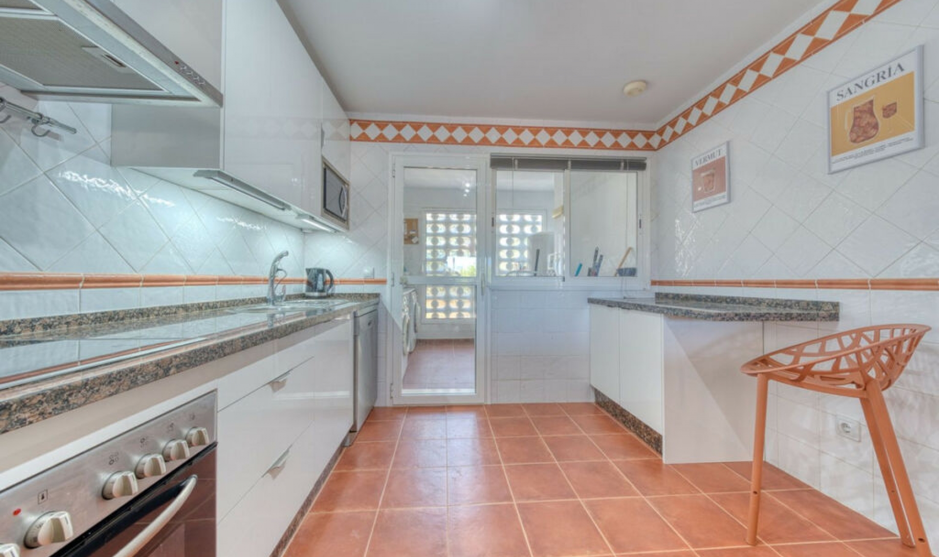 Resale - House -
La Duquesa