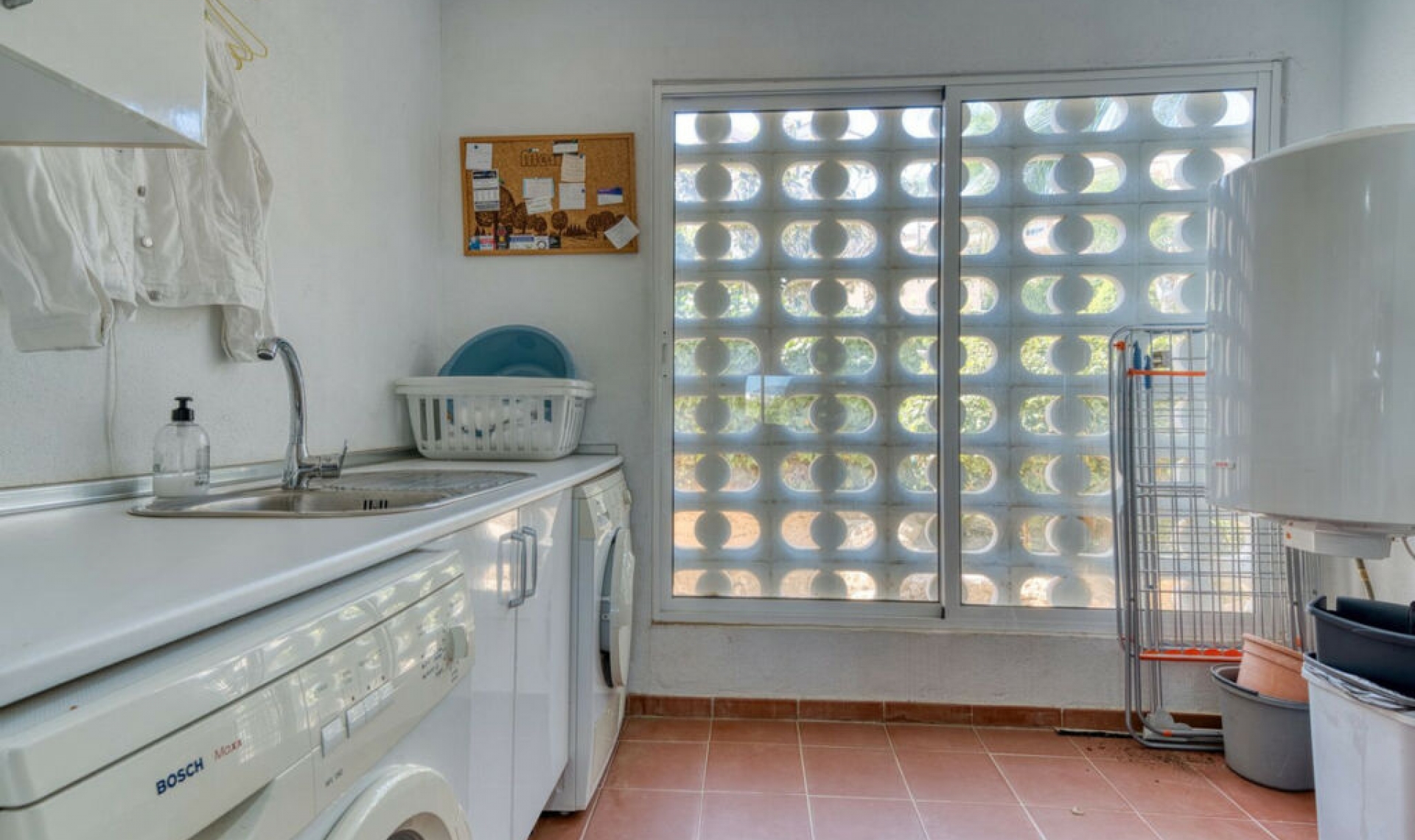 Resale - House -
La Duquesa